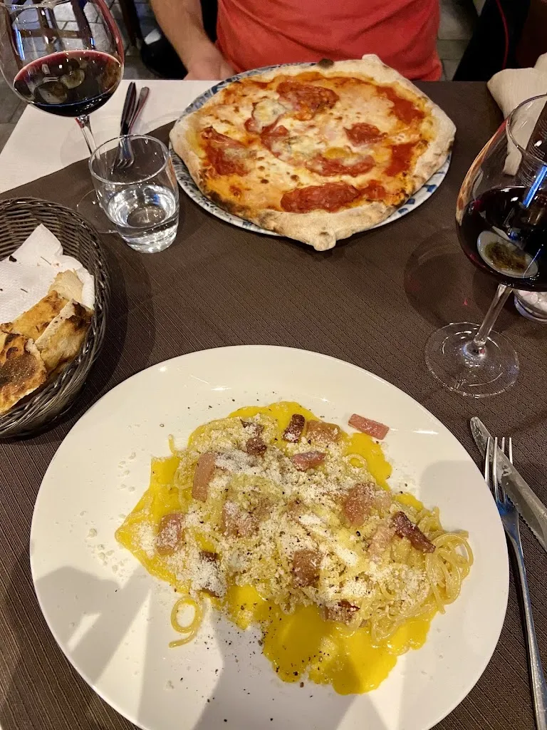 Juliaaa B._Ristorante Pizzeria Via Veneto Srl_Oleggio Castello_recensione