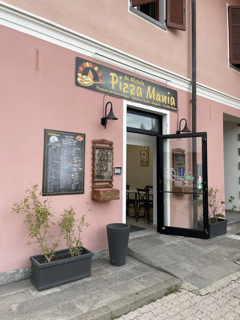 Pizzamania restaurant in Oleggio Castello