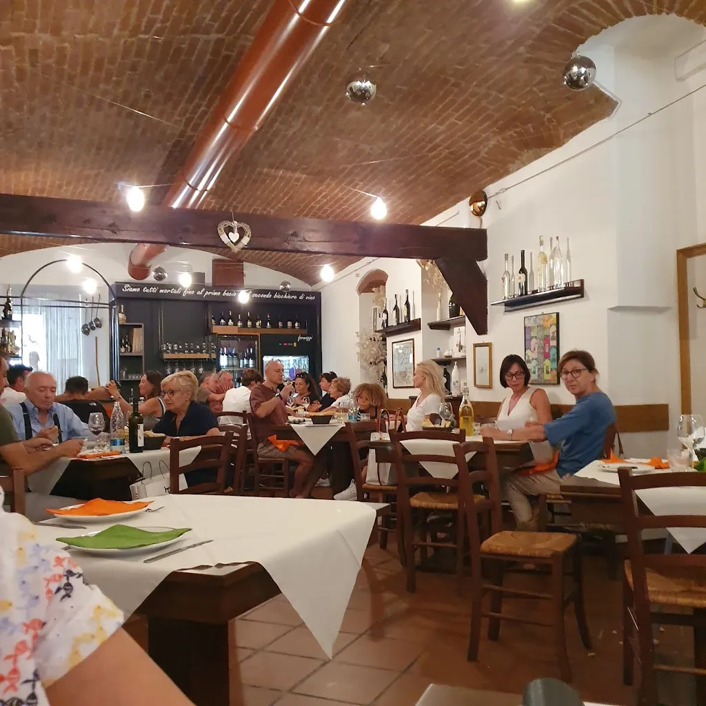 Gianpaolo Godani_Pub Taverna Il Borgo_Ormea_review