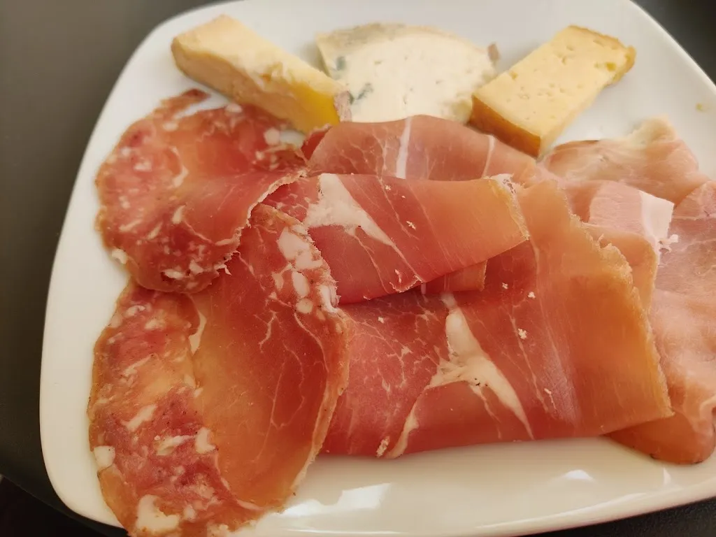 Francesco Meneghini_Vineria della Posta_Ormea_review