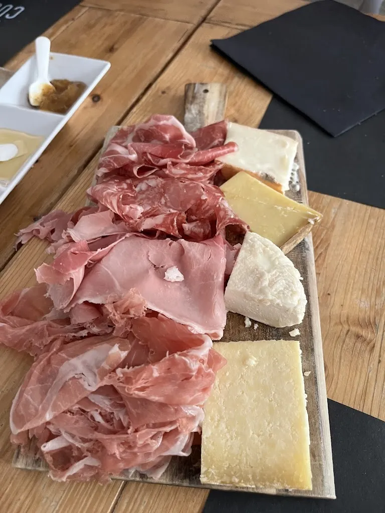 Elisa Guyot_Cugini di Torino_Nizza Monferrato_review