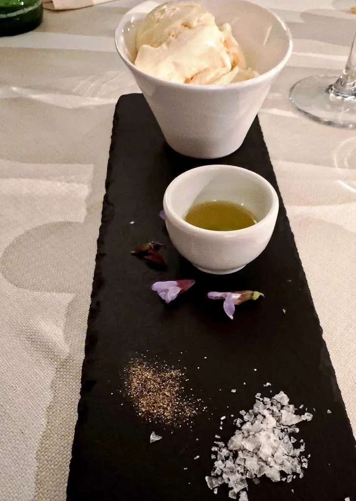 Paul the Sheep_Piazza Crova 3_Nizza Monferrato_review