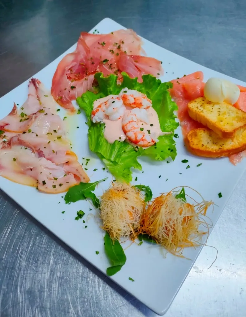 ANTICA SOCIETA' OZEGNA Bar Ristorante B&B_Ozegna_slider_image_3