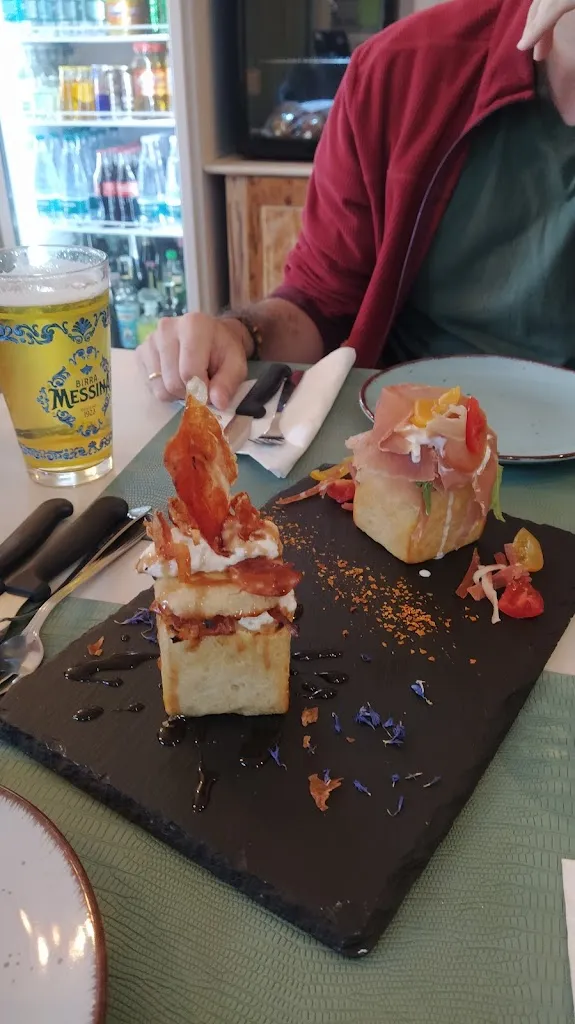 Pizzeria Amilasi_Ozegna_slider_image_3