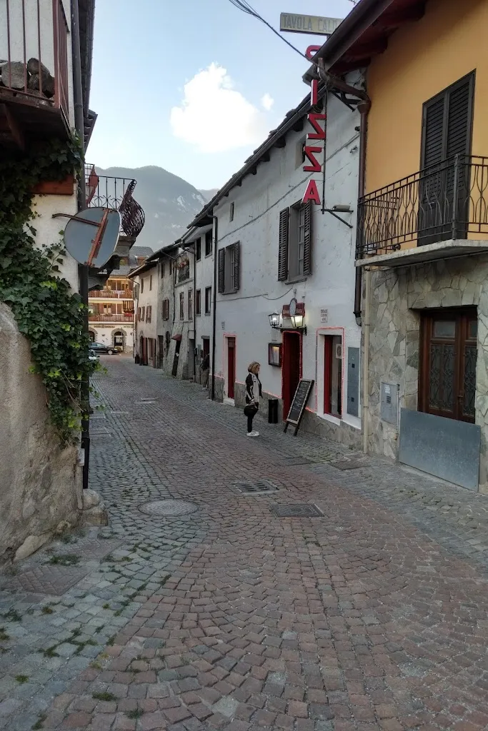 Uwe Prions_Lo Zodiaco Sas._Oulx_review