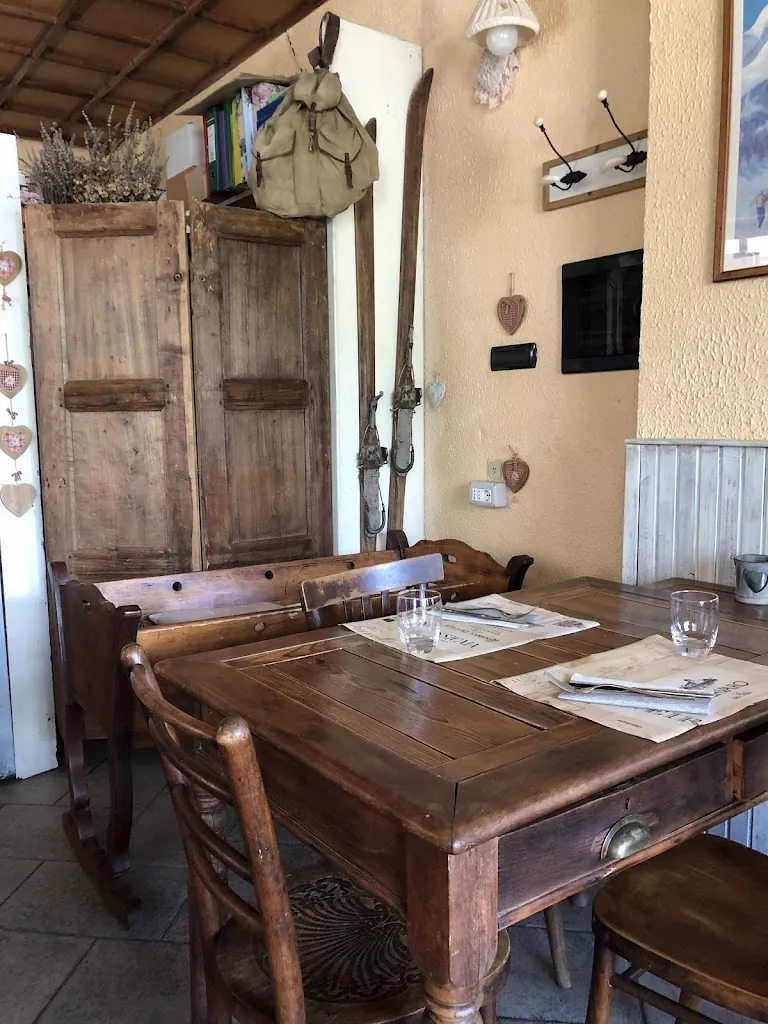 Carlo Lisa_LA TABLE DLOUZ AMIS_Oulx_review