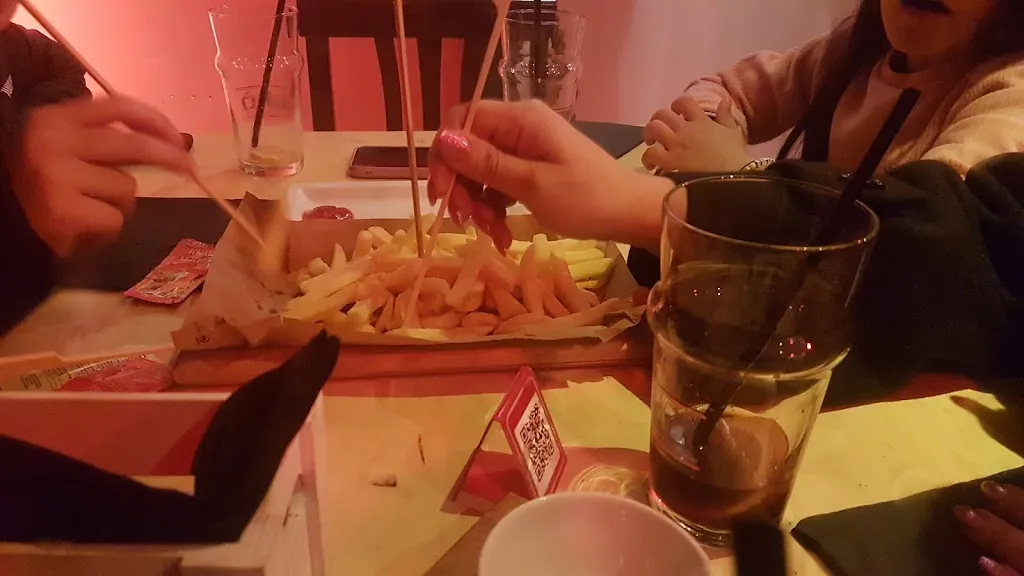 Menu_Black & White - Pinseria - Hamburgeria -Aperitivi- Pizzeria_Cutrofiano_image_5