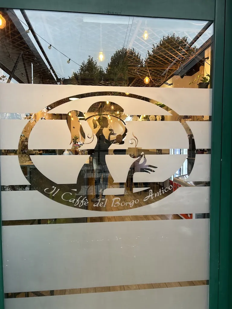 Stefano Russo_Il Caffè del Borgo Antico_Paruzzaro_recensione