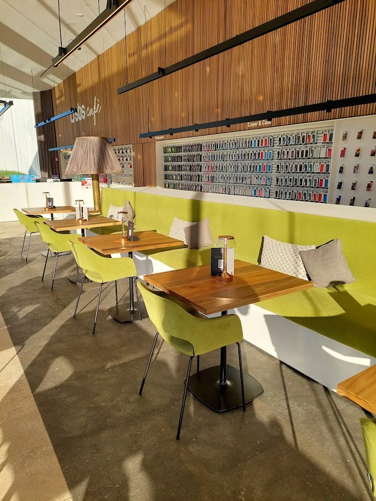 Atta Ullah_SBS cafè_Paruzzaro_review