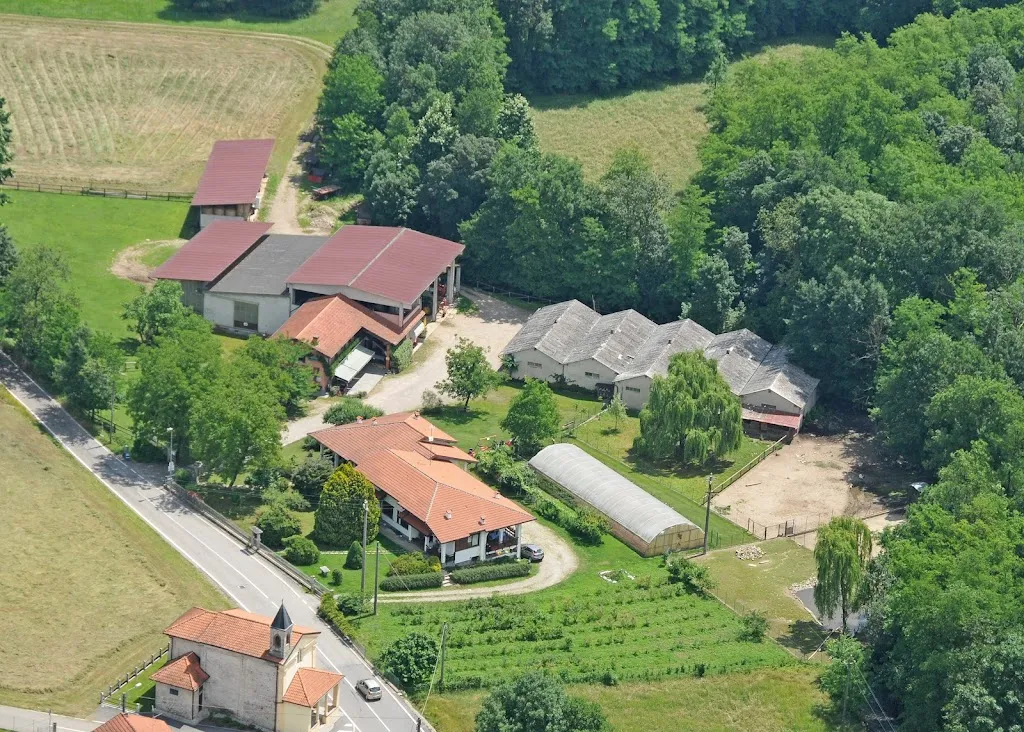 Farm Molino Sabbione restaurant in Paruzzaro