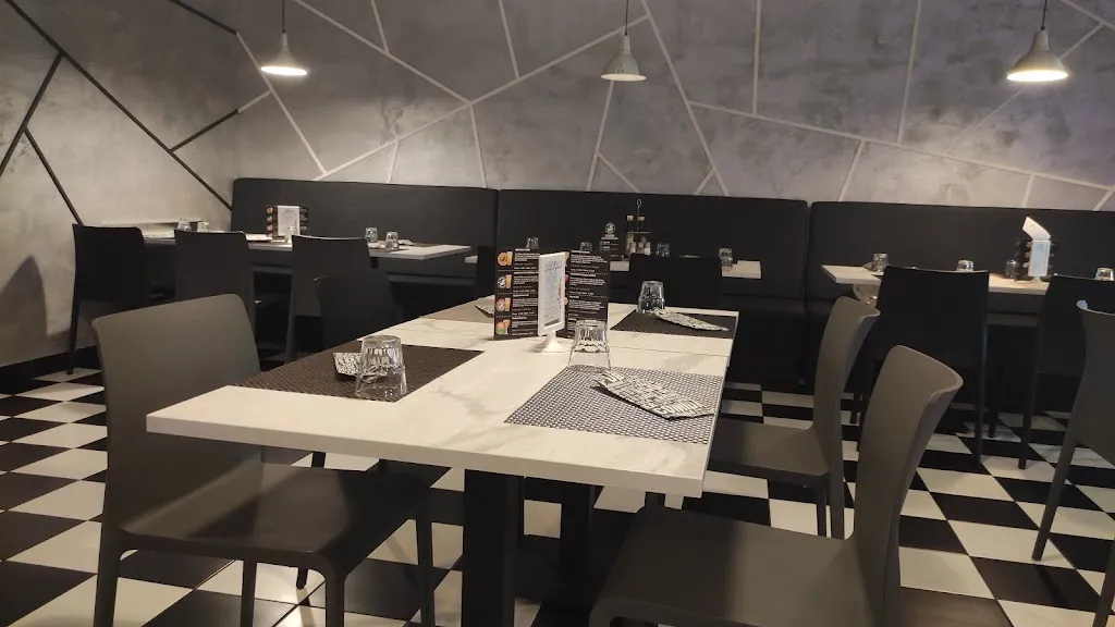 Andrea Vota_Pit Stop_Pavone Canavese_review