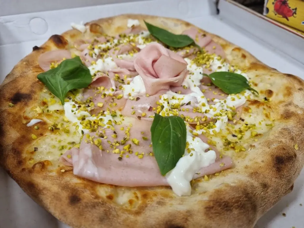 Pizzamania_Pernate_slider_image_2