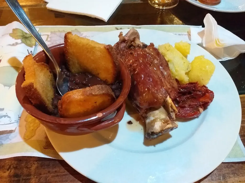 La Taverna Del Nonno di Appiano Gerardo & C. Sas restaurant in Deliceto