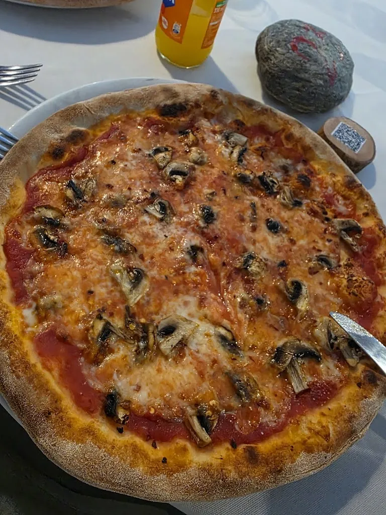 NH. Chung_La Toumàtica_Pessinetto_review