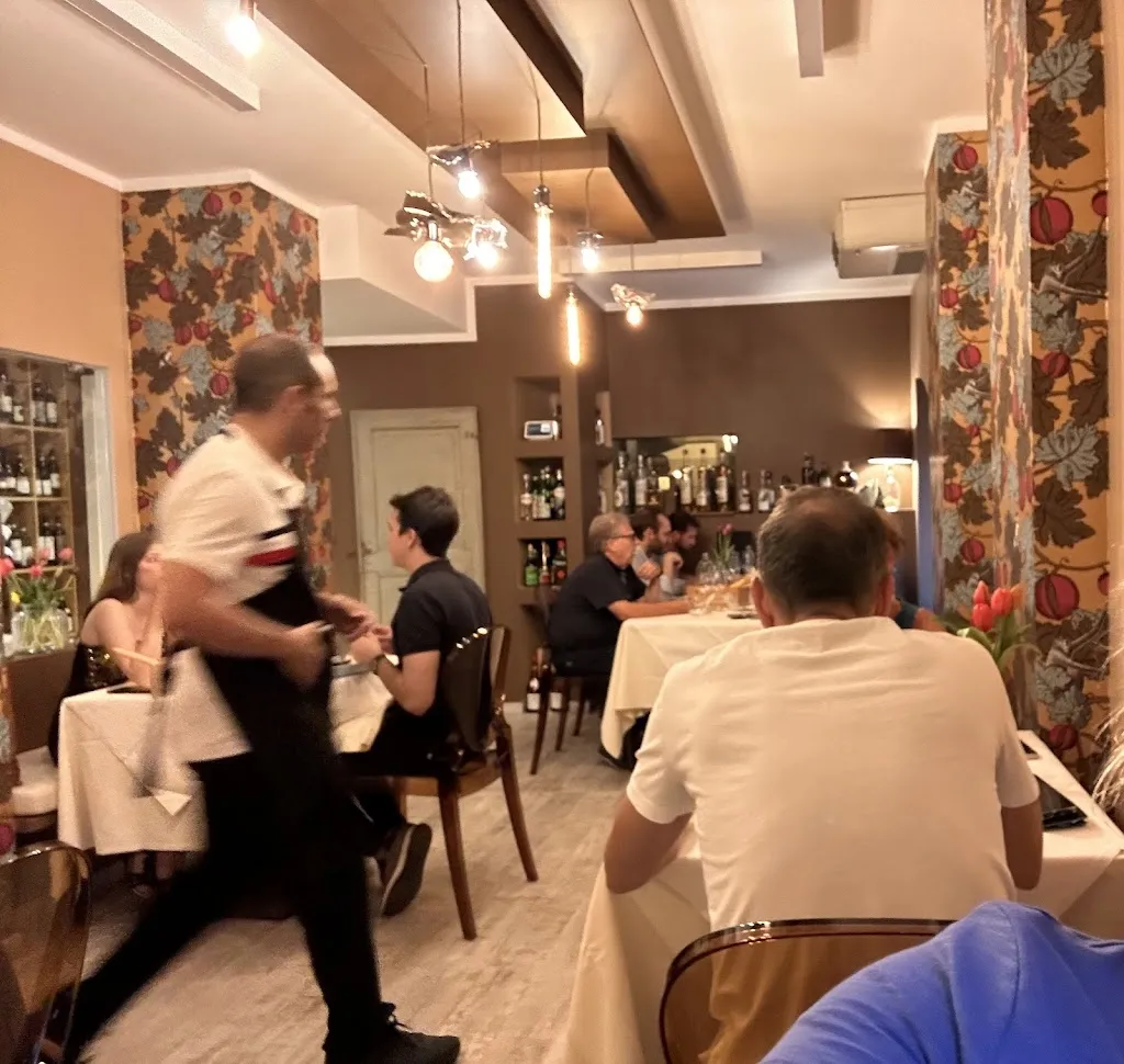 D. Lewandowski Guerra_Interno3 Ristorante e bottega gastronomica_Pertengo_review