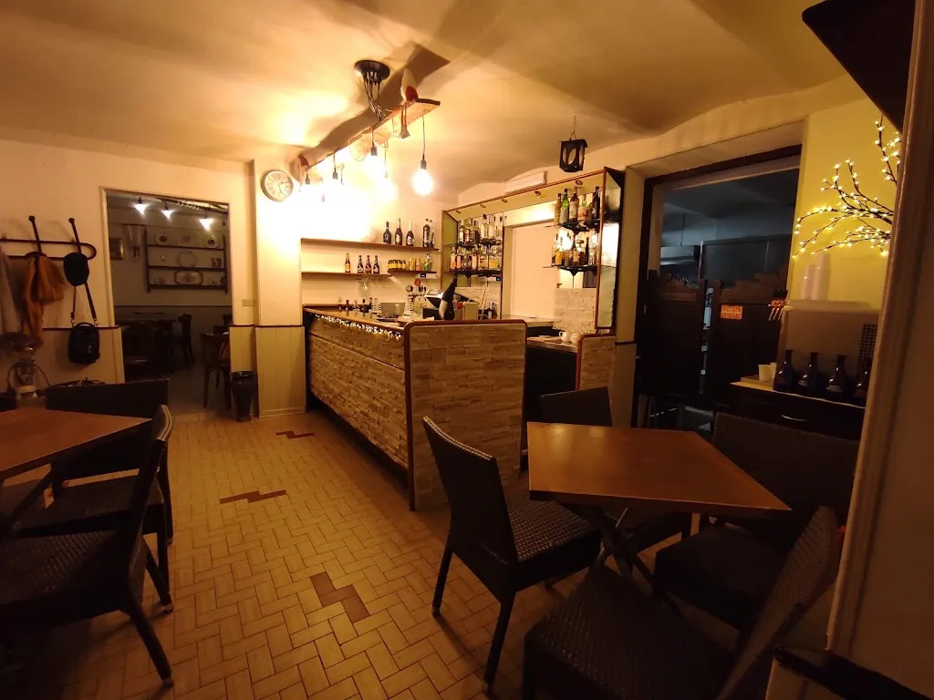 Trattoria bar Il Quadretto restaurant in Pettinengo