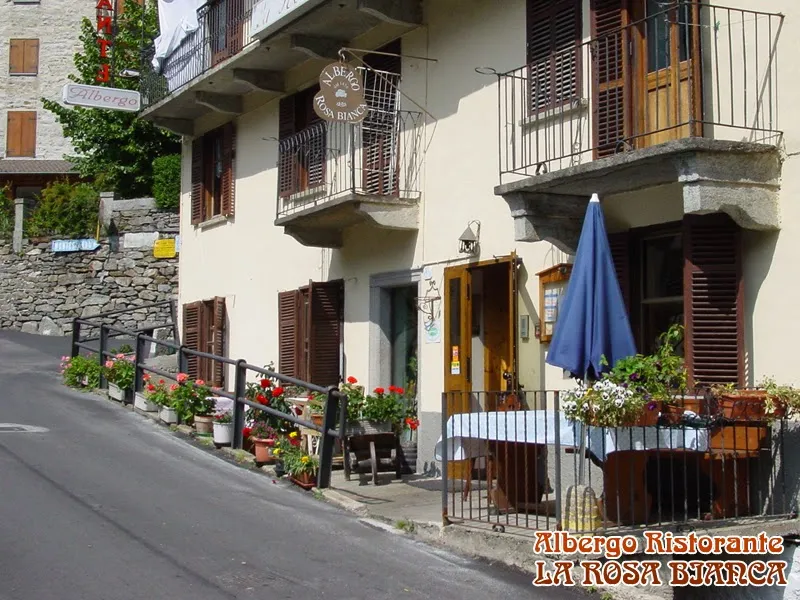 Hotel Restaurant Bar Rosa Bianca_Piedicavallo_slider_image_1