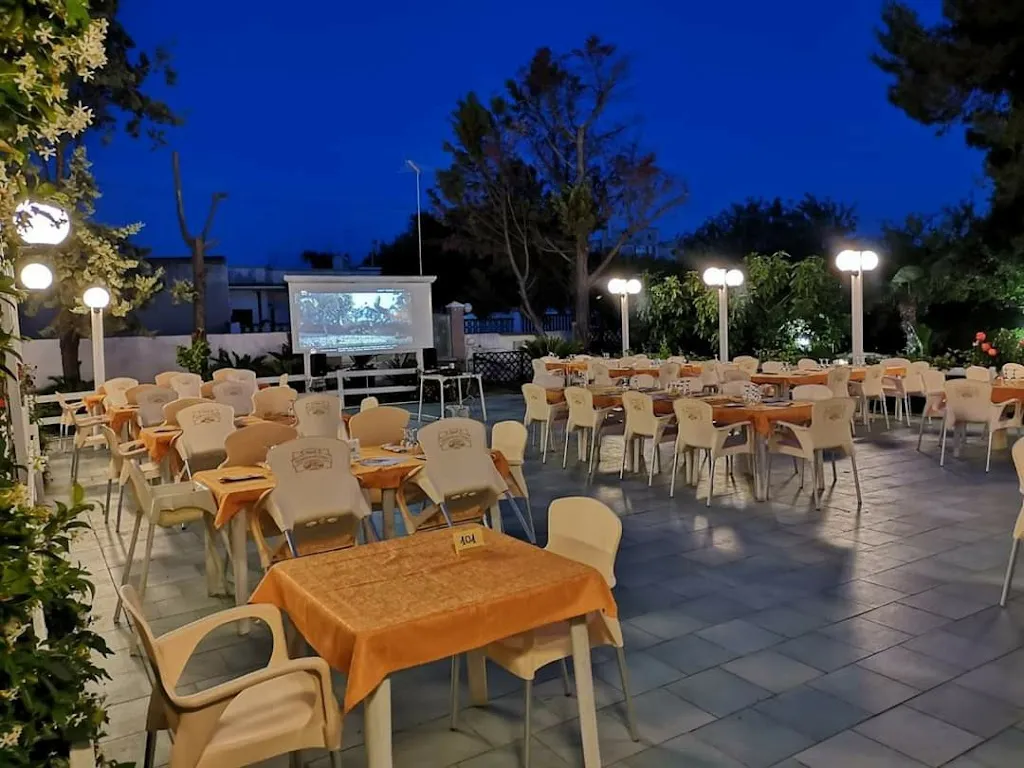 Red & White di Coccioli Santo Antonio_Erchie_slider_image_1