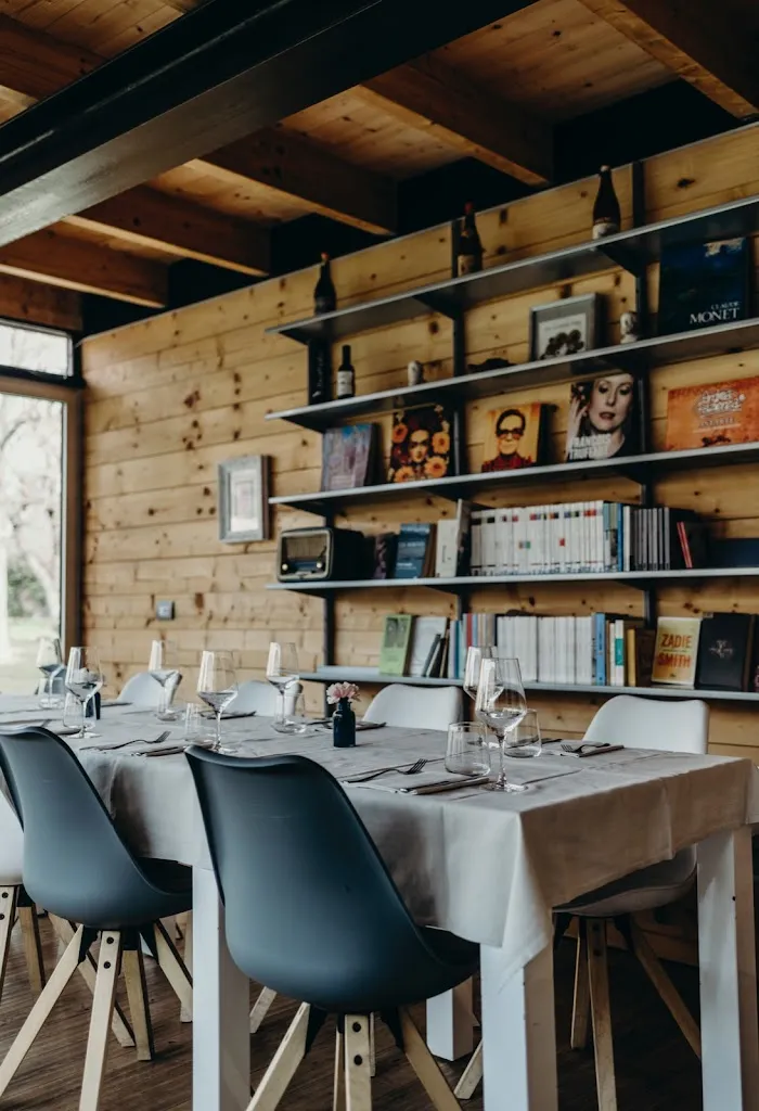 Lector in Tabula restaurant in Piobesi d'Alba