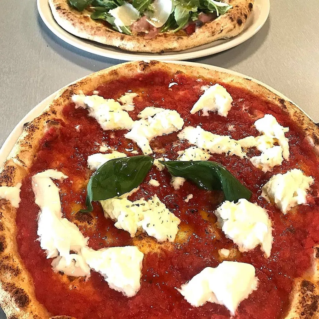 Pizza ad Hoc_Pianezza_slider_image_2