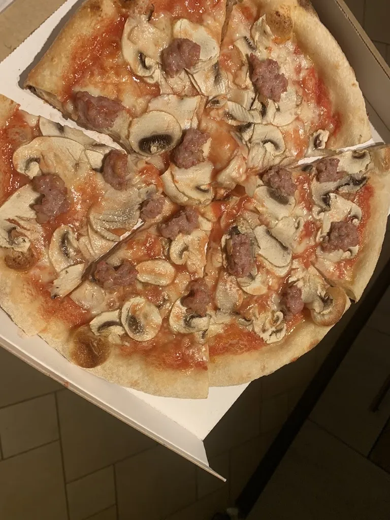 Giulia Cibrario_Pizzeria D' Asporto La Nuova Spizzichea Di Carè Fabio_Piossasco_recensione