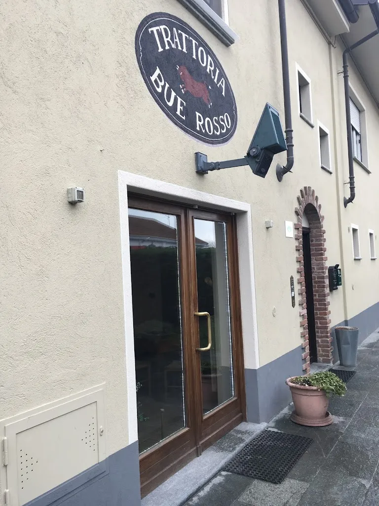 Trattoria Bue Rosso restaurant in Poirino