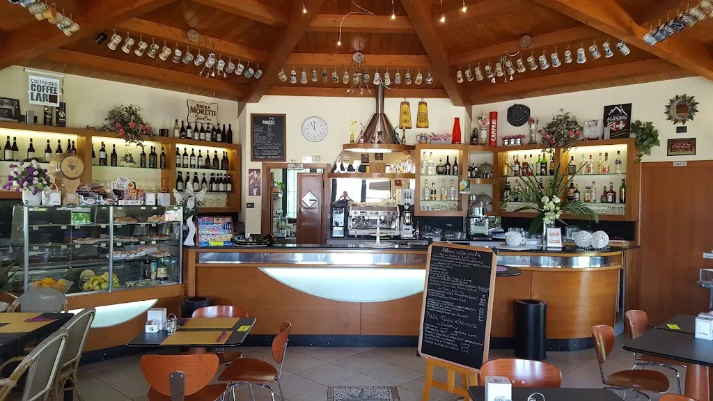 Gulliver Caffè restaurant in Poirino