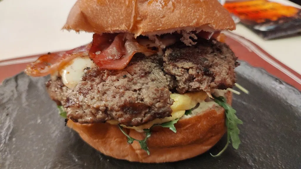 Elgar_Le Papillon - Wood oven - Hamburger Gourmet_Pomaretto_review