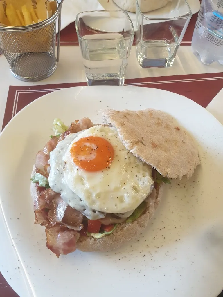 mirian zanetti_Le Papillon - Wood oven - Hamburger Gourmet_Pomaretto_review