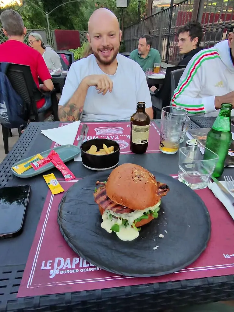 Le Papillon - Wood oven - Hamburger Gourmet_Pomaretto_slider_image_2