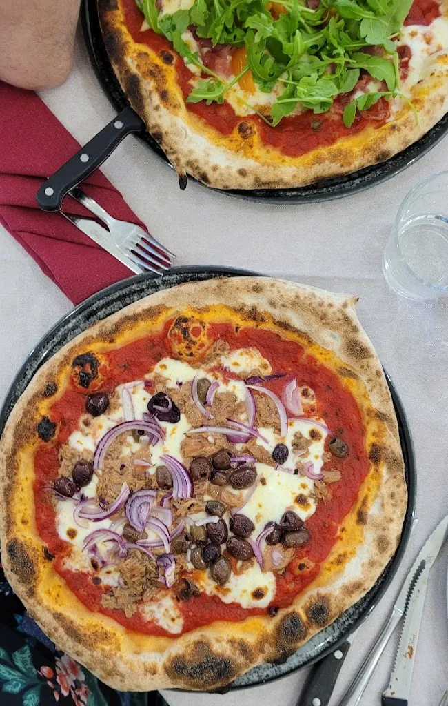 Serena L_Pizzeria Ristorante Divina Pizza_Pomaretto_review