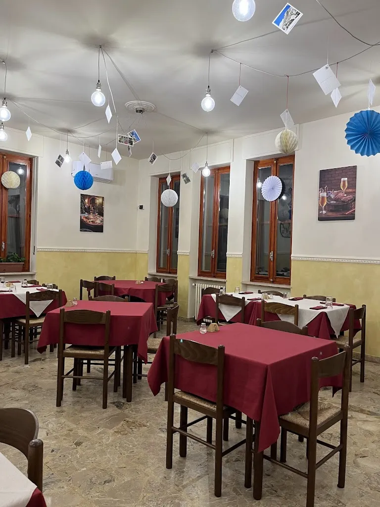 Pizzeria Ristorante Divina Pizza restaurant in Pomaretto