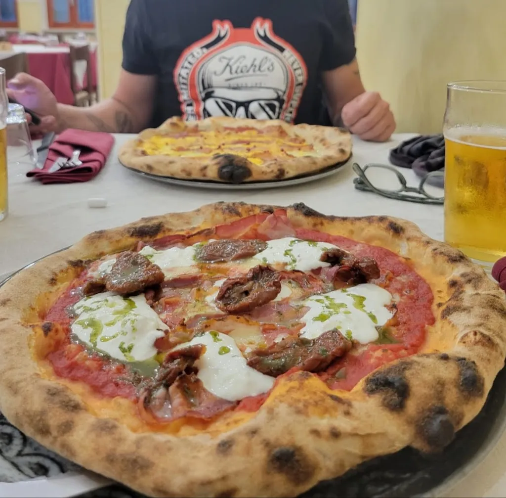 Pizzeria Ristorante Divina Pizza_Pomaretto_slider_image_3