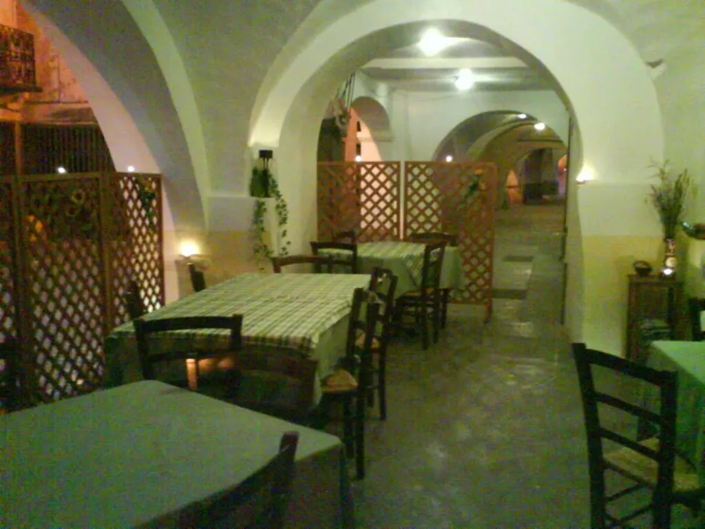 Pizzeria Ristorante La Grotta di Nettuno di Walter Idili & c. restaurant in Pont-Canavese