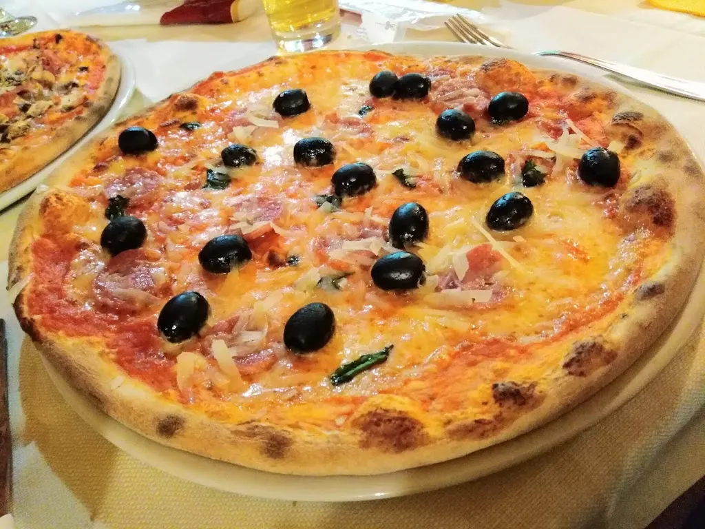 Pizzeria Ristorante La Grotta di Nettuno di Walter Idili & c._Pont-Canavese_slider_image_3