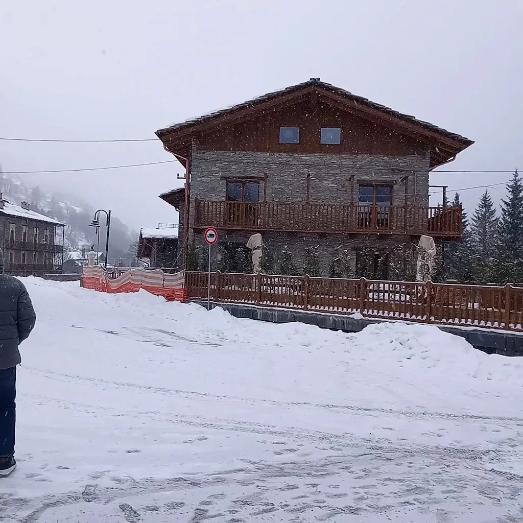 Bar Pizzeria La Fusino_Pontechianale_slider_image_2