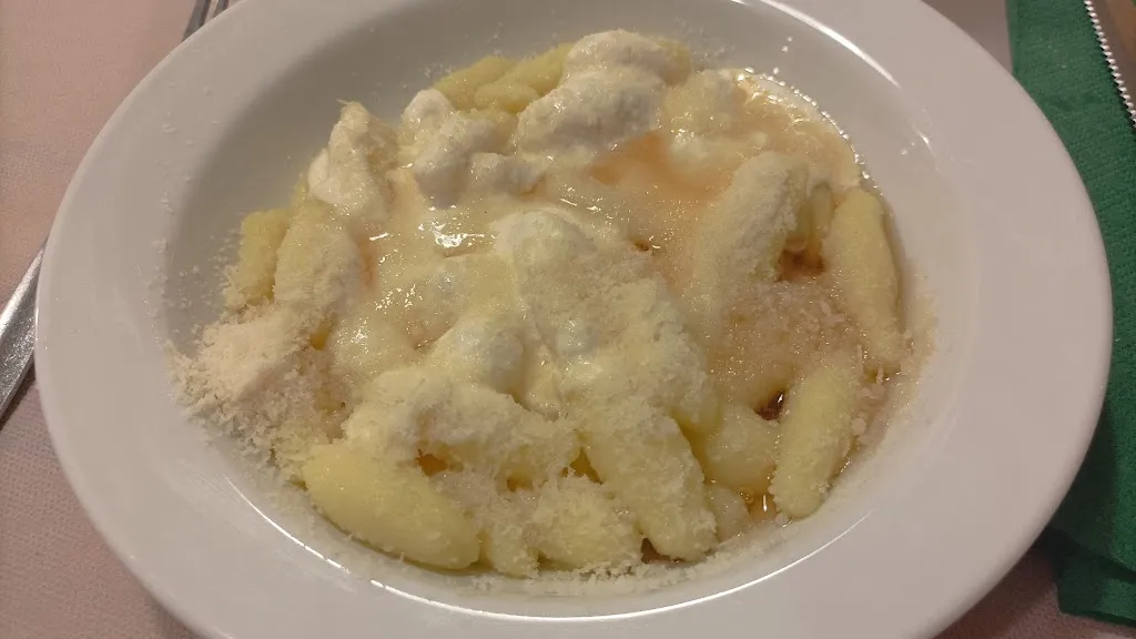 Bar Pizzeria La Fusino_Pontechianale_slider_image_3