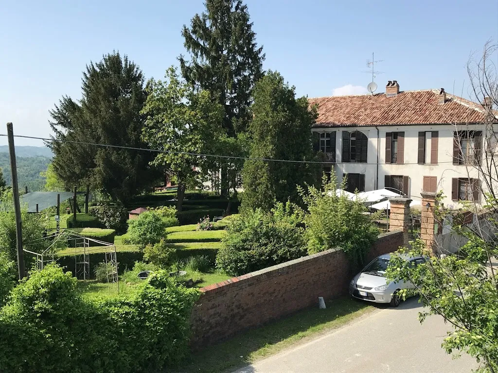 Agriturismo Cascina Zenevrea restaurant in Ponzano Monferrato