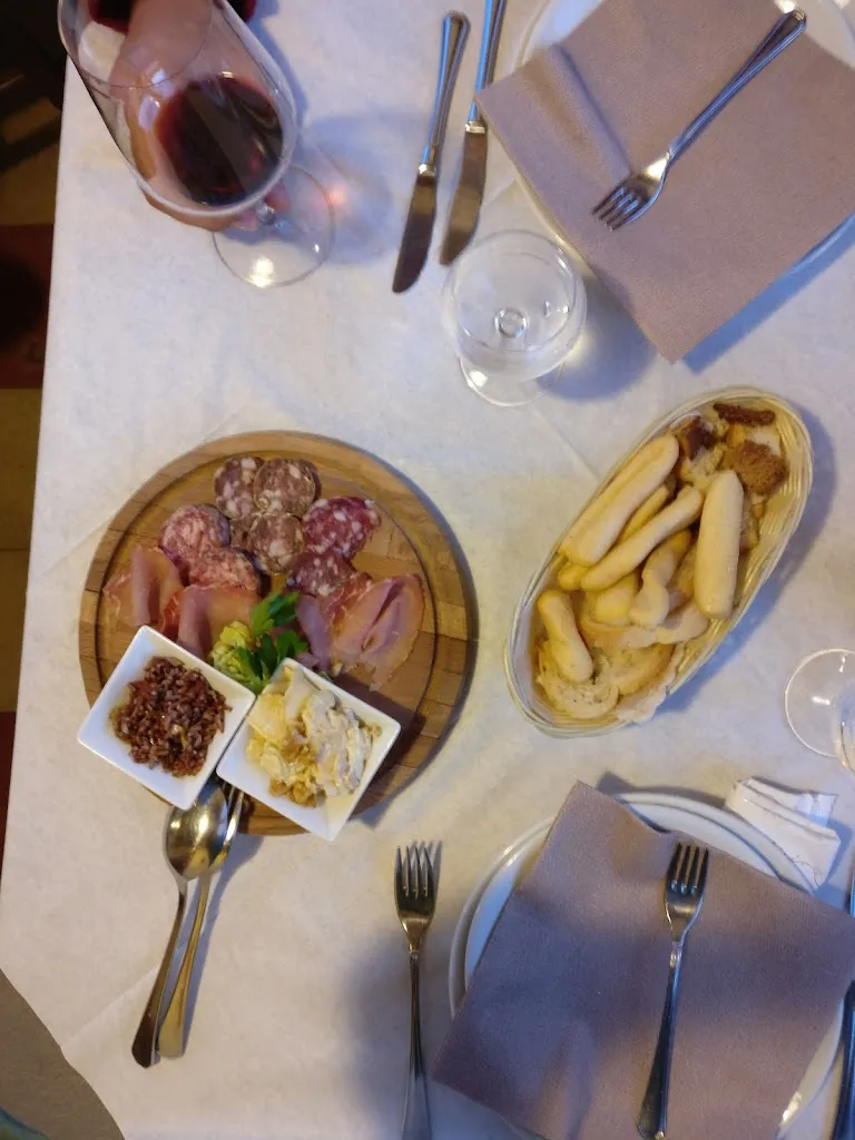 Noy Kislev_La Topia_Postua_review