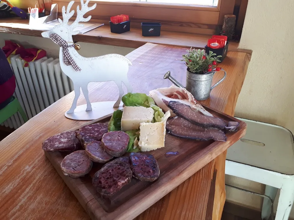 Bardour - Coffee, Grill & Rentals_Prali_slider_image_3