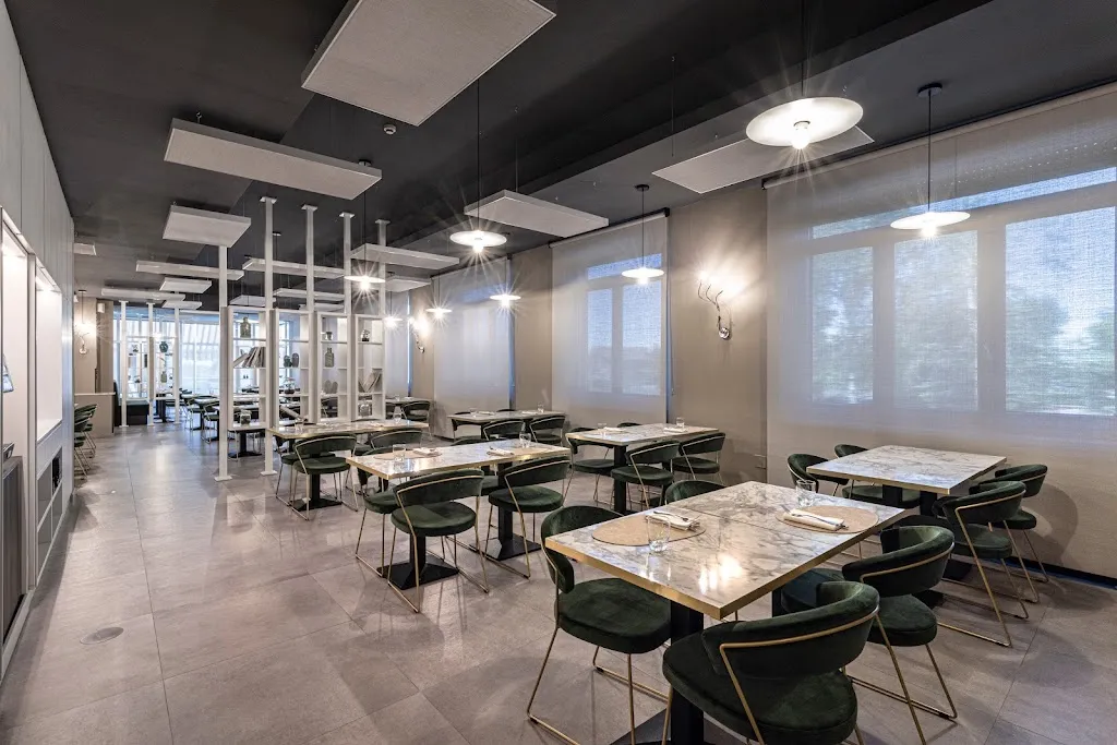 Ristorante con pizza @ Hotel Lo Scoiattolo restaurant in Pralormo