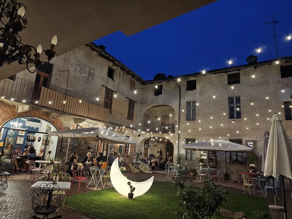 Nicola Amato_Nel Cortile di Maria Caffè&Curiosità_Prato Sesia_recensione