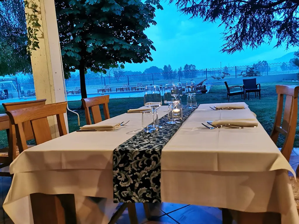 Viridian Restaurant & Gourmet Pizza restaurant in Quassolo