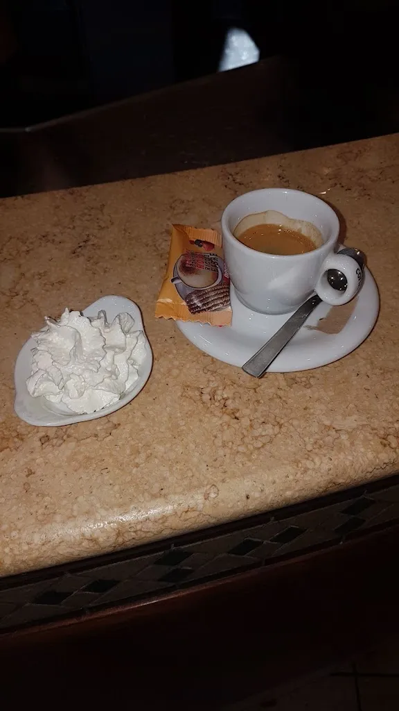 Valter Benedicenti_Caffetteria della Collina_Revigliasco_recensione