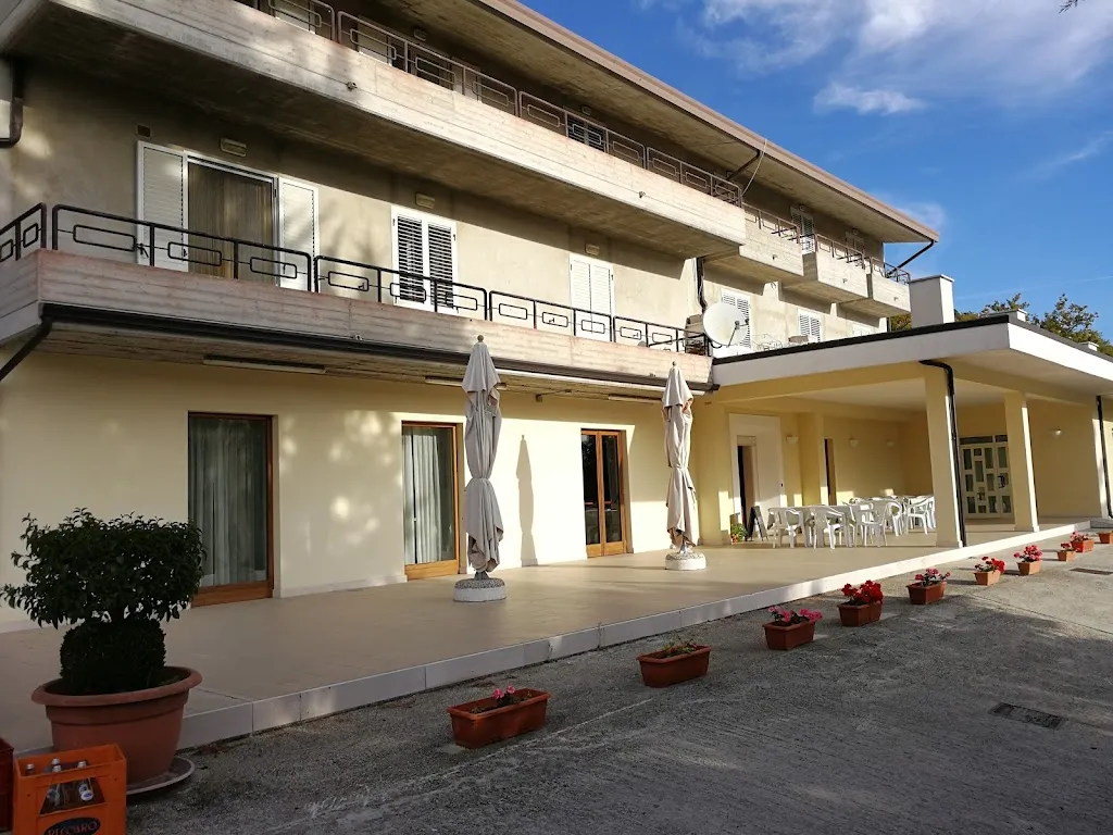 Miramonti Bed & Breakfast restaurant in Casoli