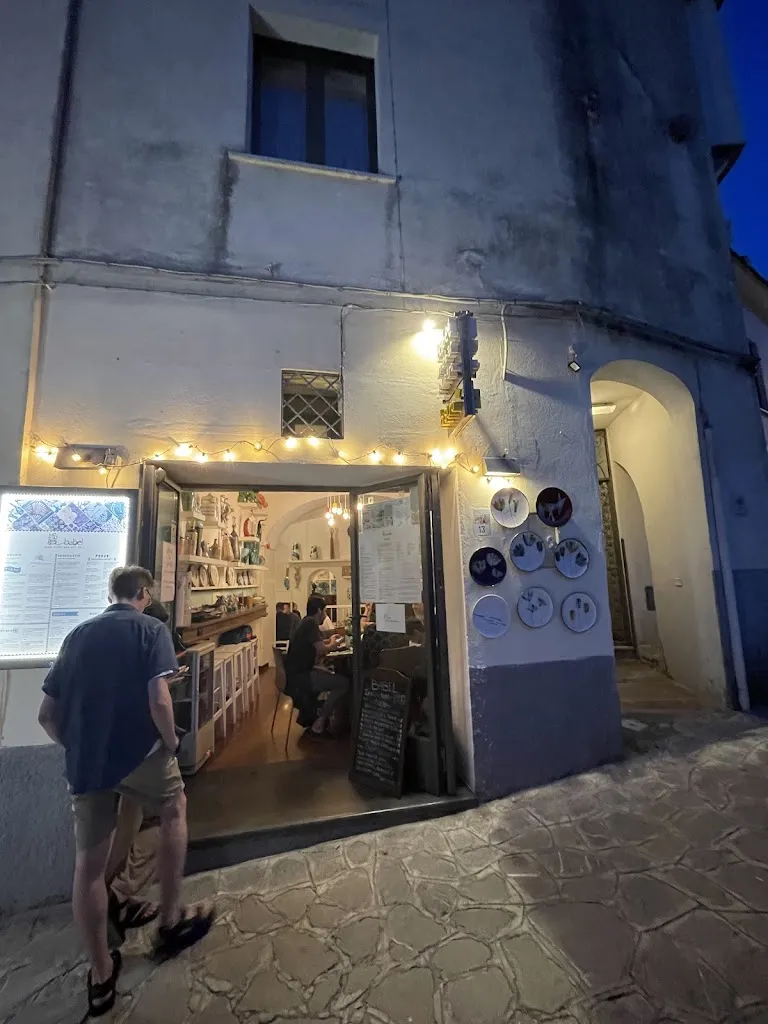 Babel wine bar bistrò & art restaurant in Revello