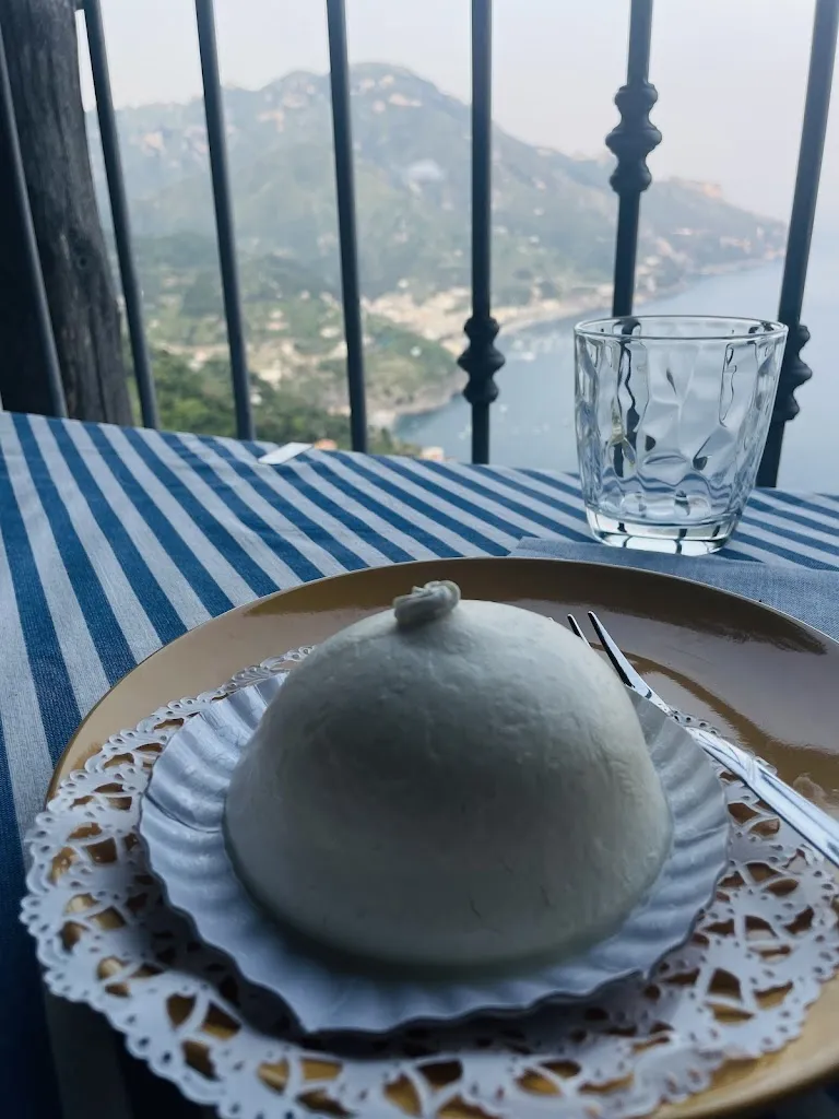 Menu_Sea view pizza - Giuliana's view_Revello_image_1