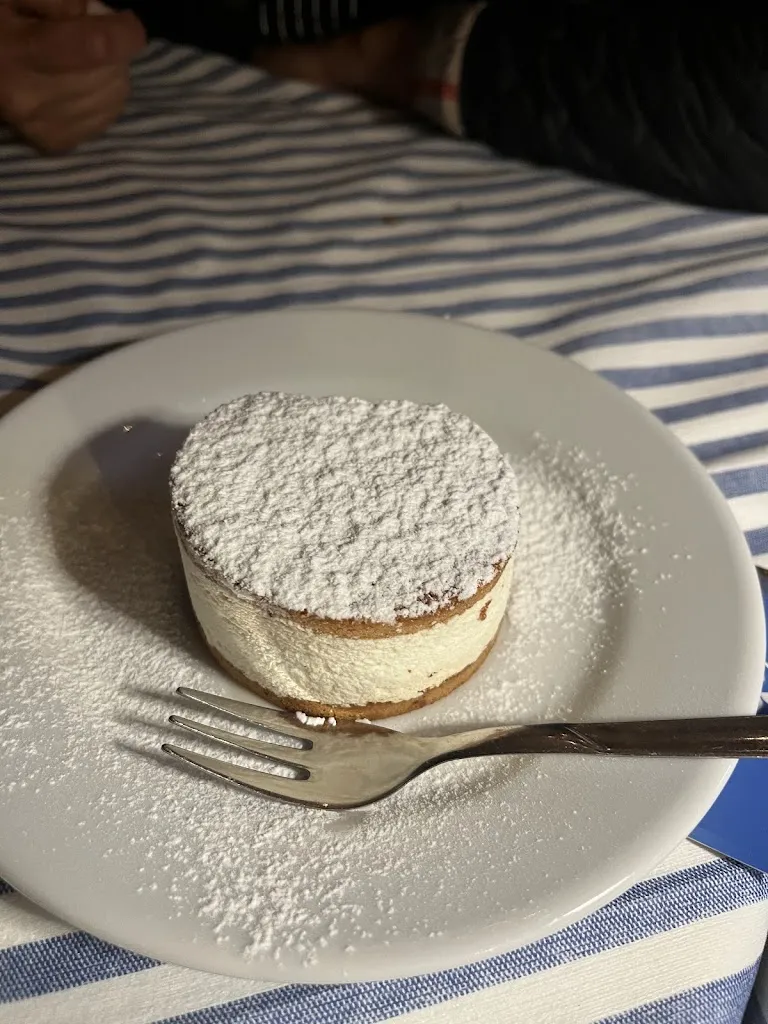 Menu_Sea view pizza - Giuliana's view_Revello_image_3