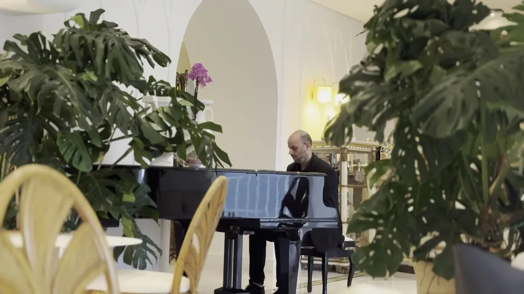 ARI K PRODUCTION _Palazzo Avino_Revello_review