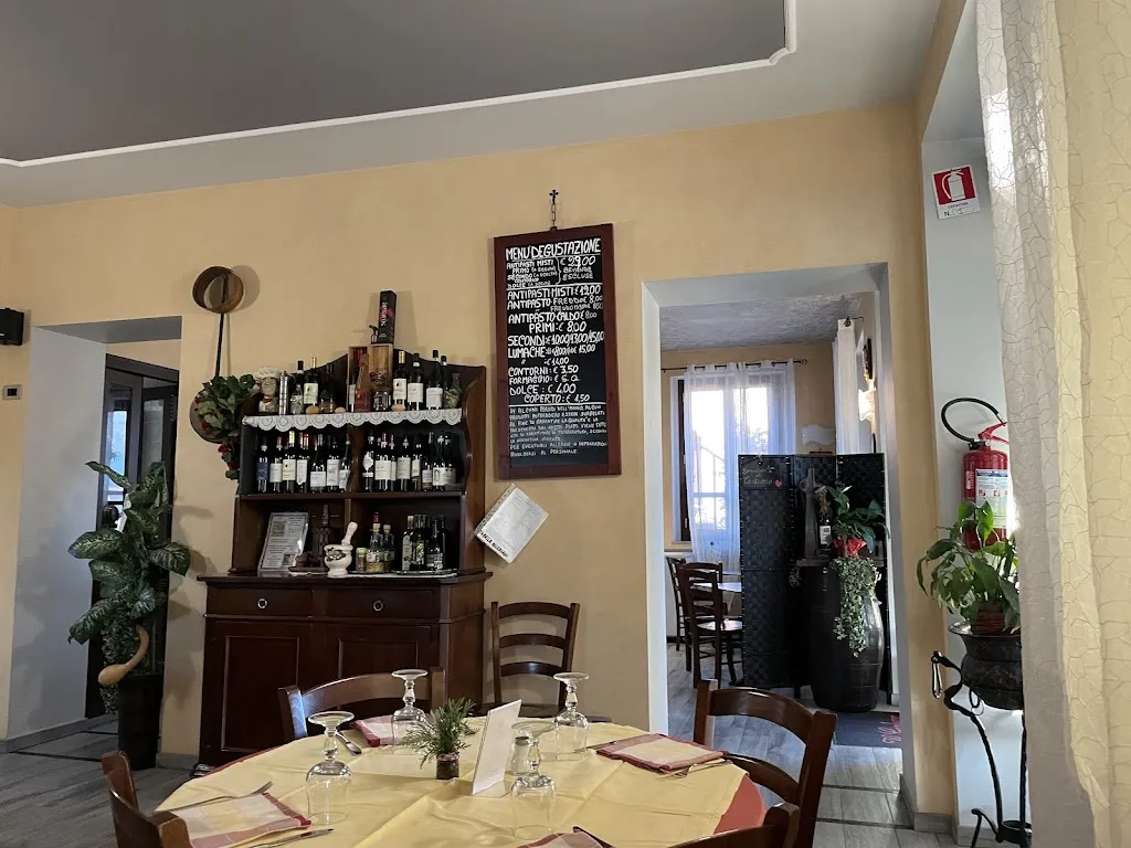 Trattoria Il Cantuccio restaurant in Robassomero